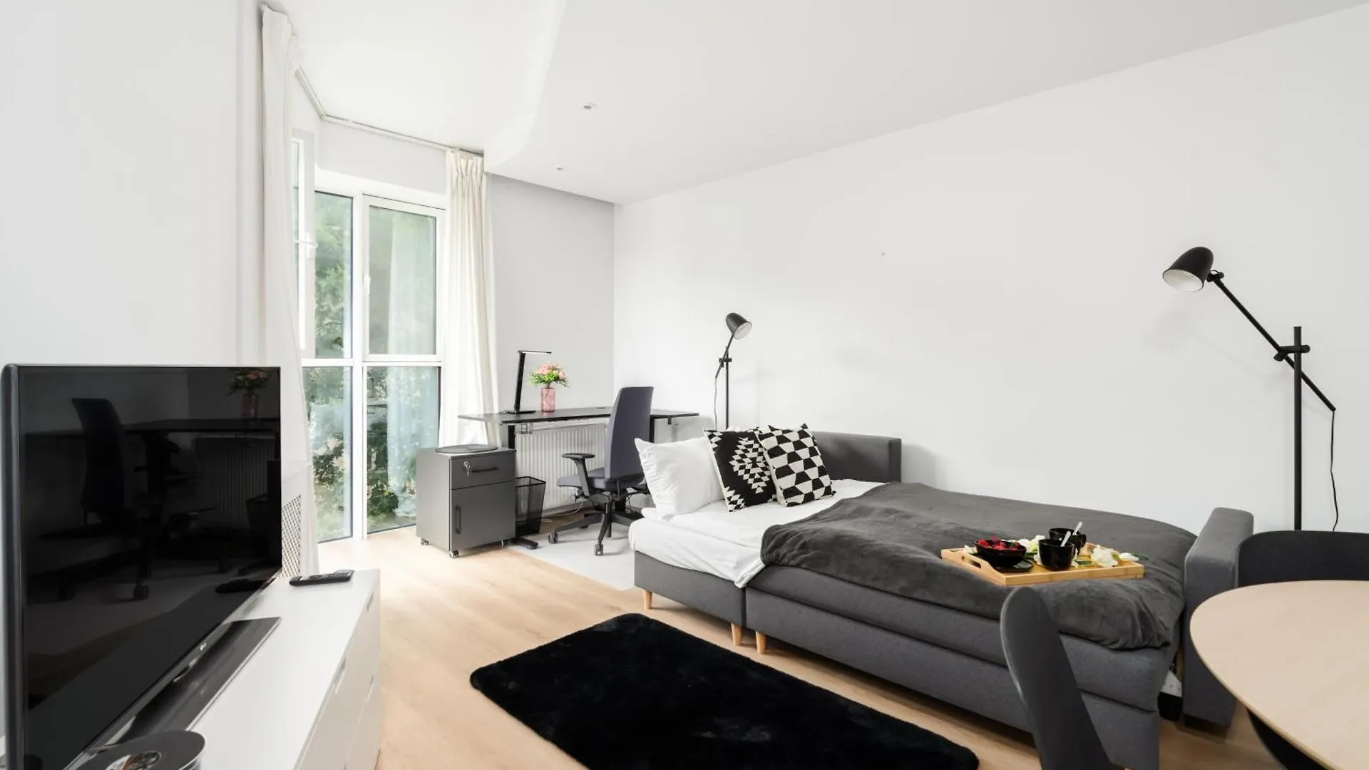 Apartament Cozy Black & White Studio In City Center With Free Garage Poznan By Noclegi Renters Polska