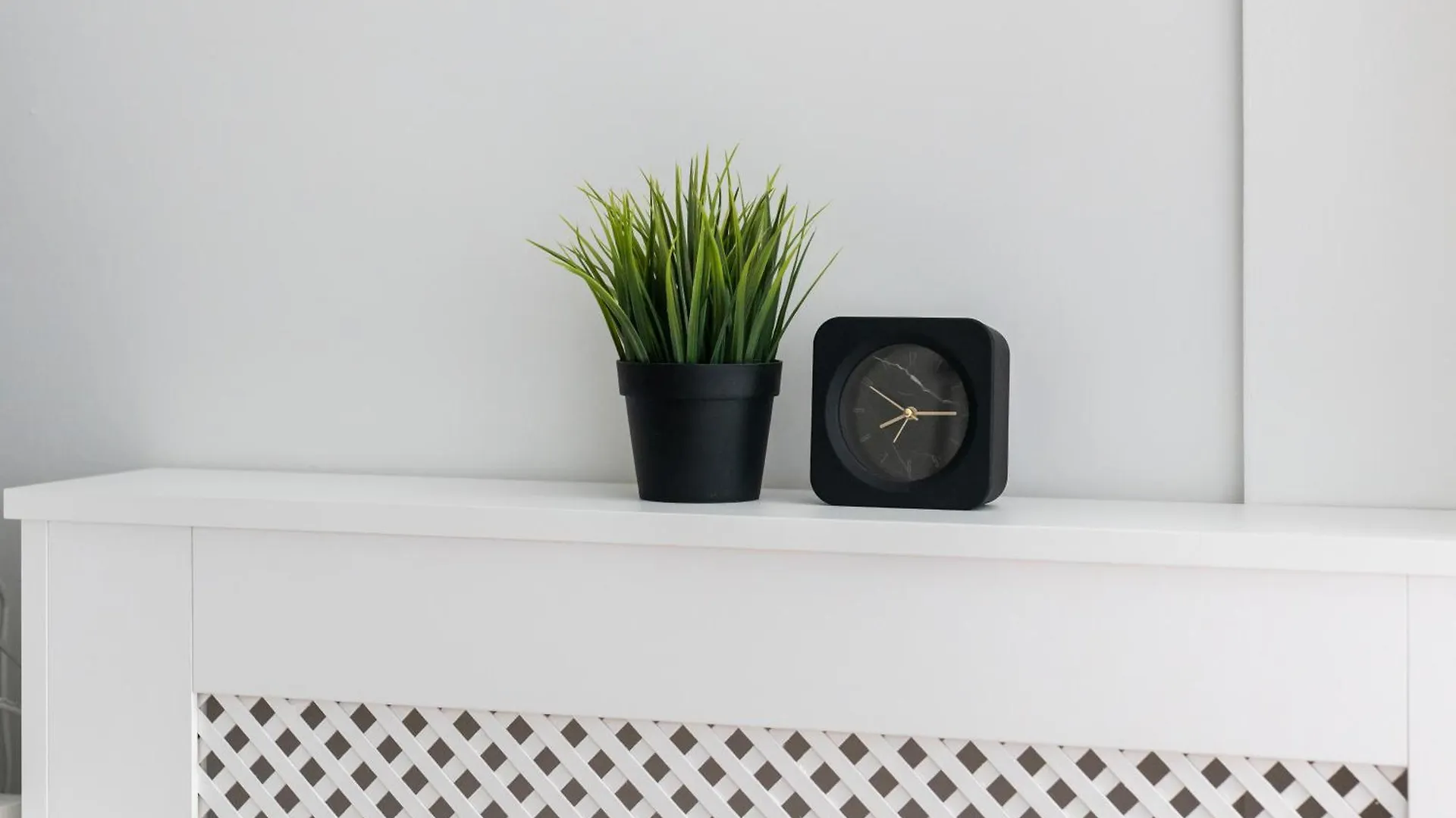 Cozy Black & White Studio In City Center With Free Garage Poznan By Noclegi Renters