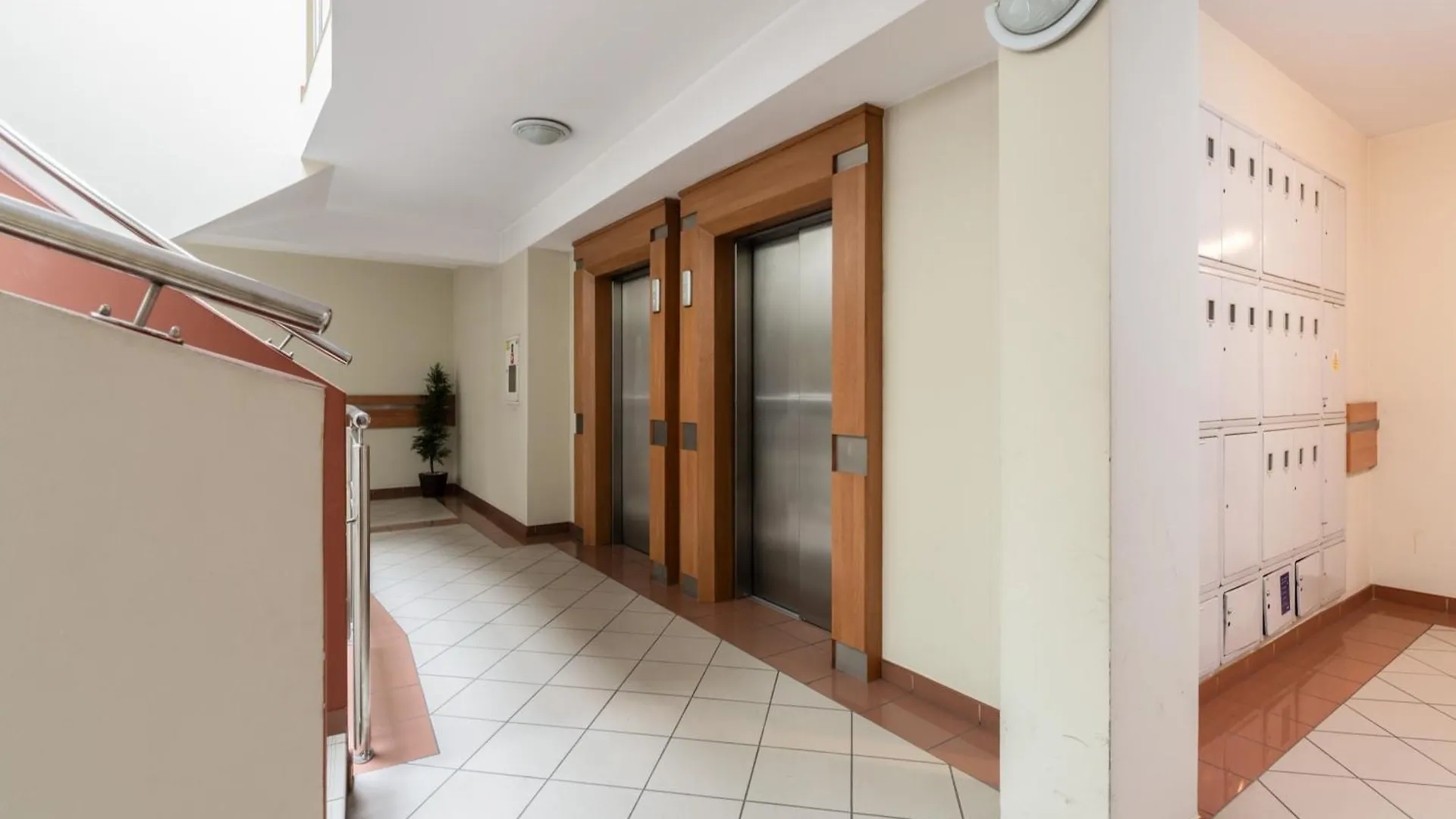 Apartament Cozy Black & White Studio In City Center With Free Garage Poznan By Noclegi Renters Polska